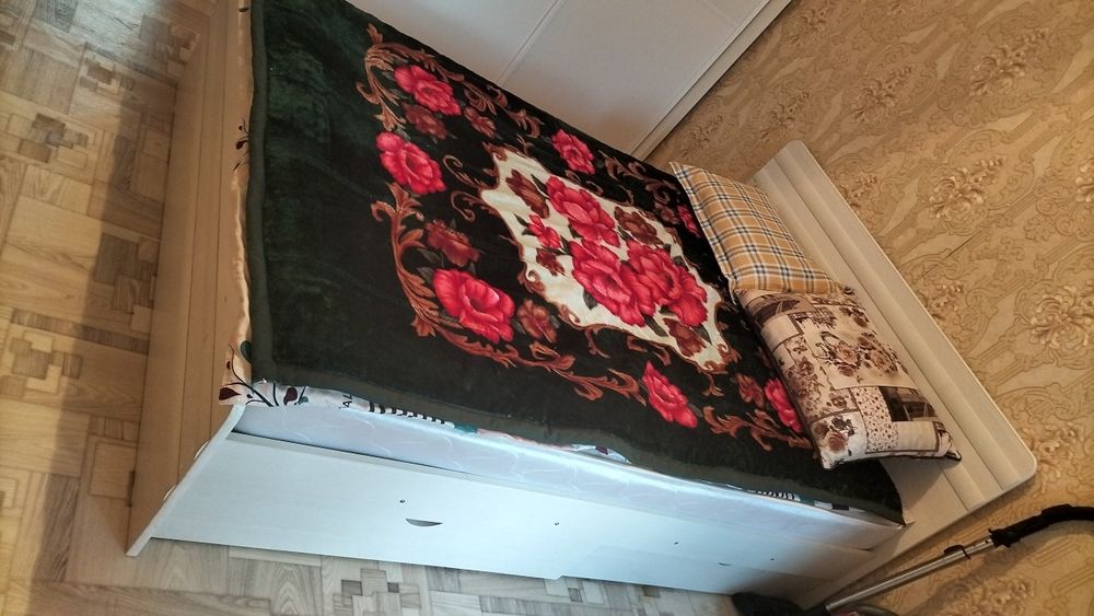 Продам двухспальную кровать