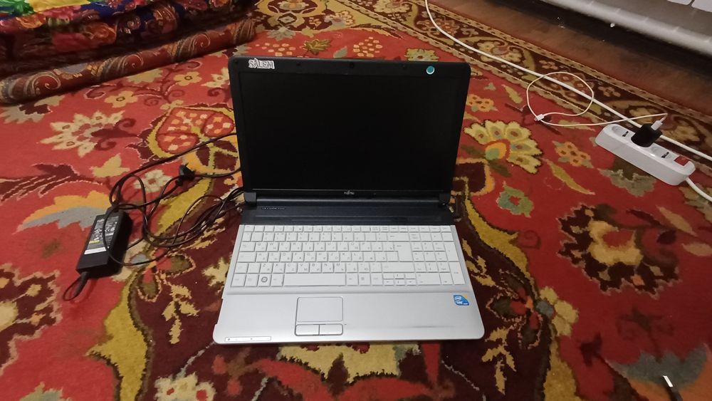 Ноудбук нормально состояни в рабочим