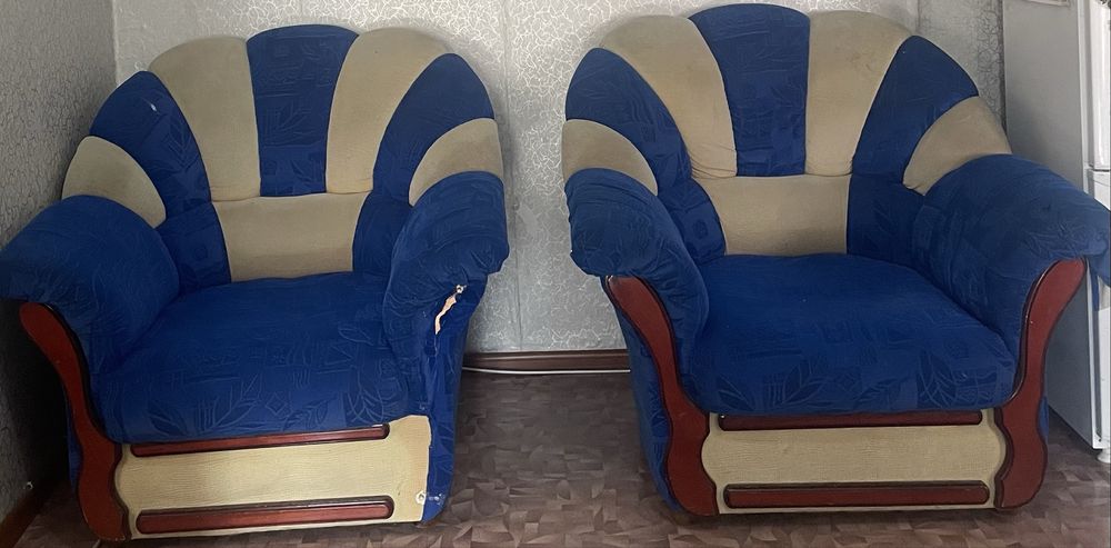 Продам два кресла в хорошем состоянии.