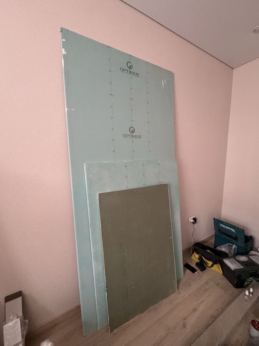 гипсокартон, клей кафельный, шпатлевка, стяжка (выравниватель пола)