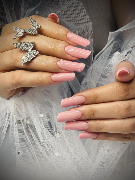 Apic unghii cu gel si semipermanenta