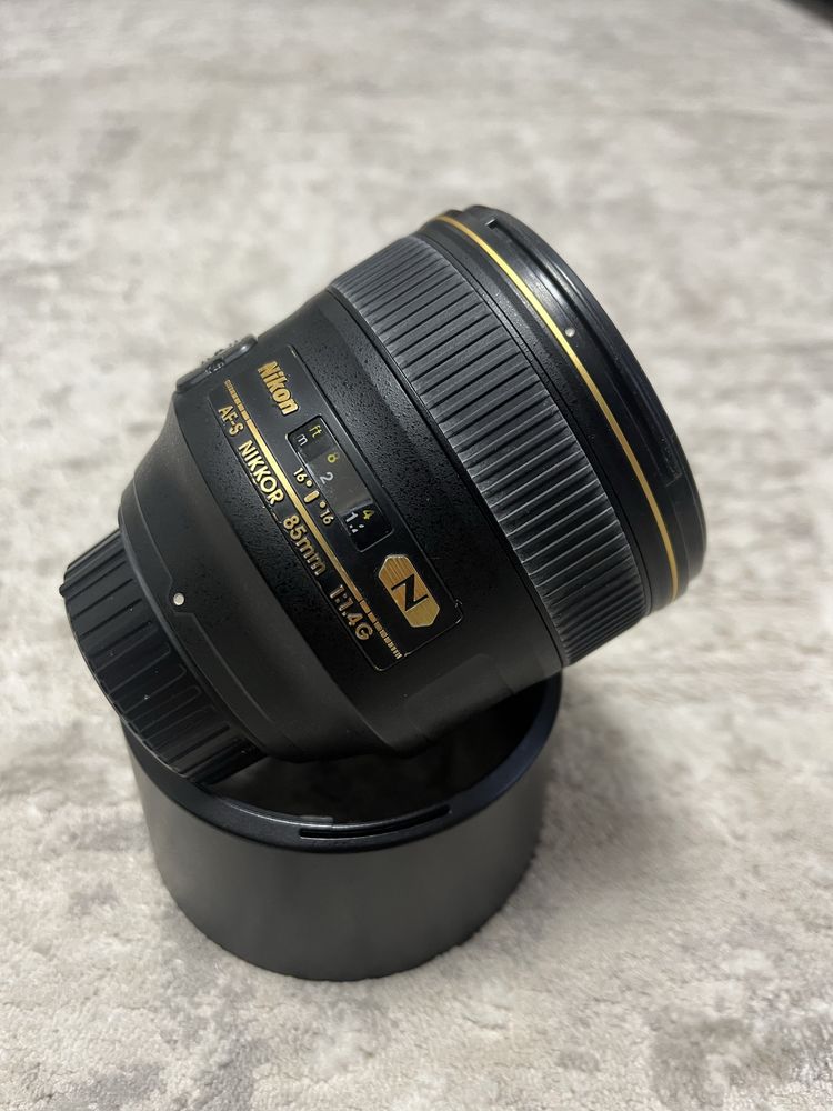 Obiectiv Nikon 85mm