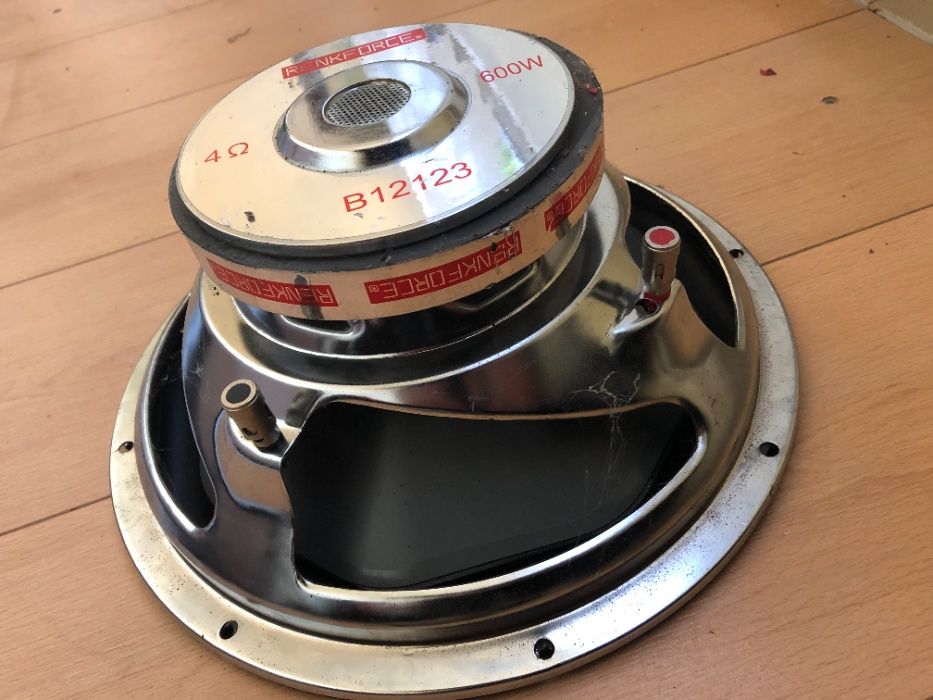 Vand Subwoofer RENKFORCE si MTX Audio - 600 w