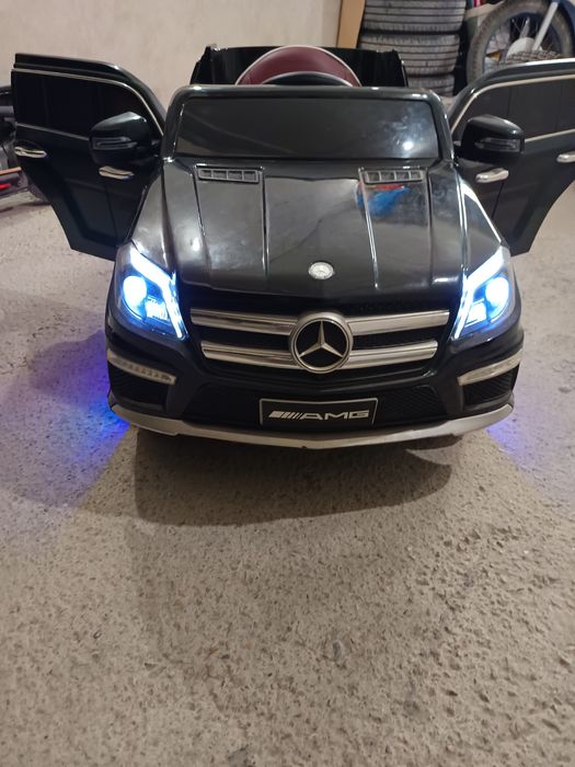Акумулаторна кола Mercedes ML 63 AMG 12 V с меки гуми
