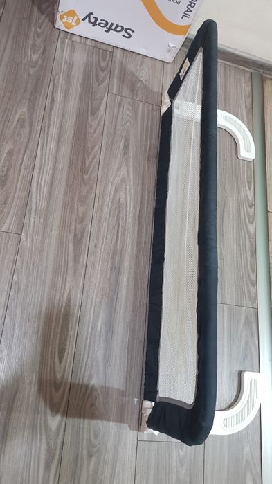 Bariera de protectie pentru pat reglabilă până la 106 cm