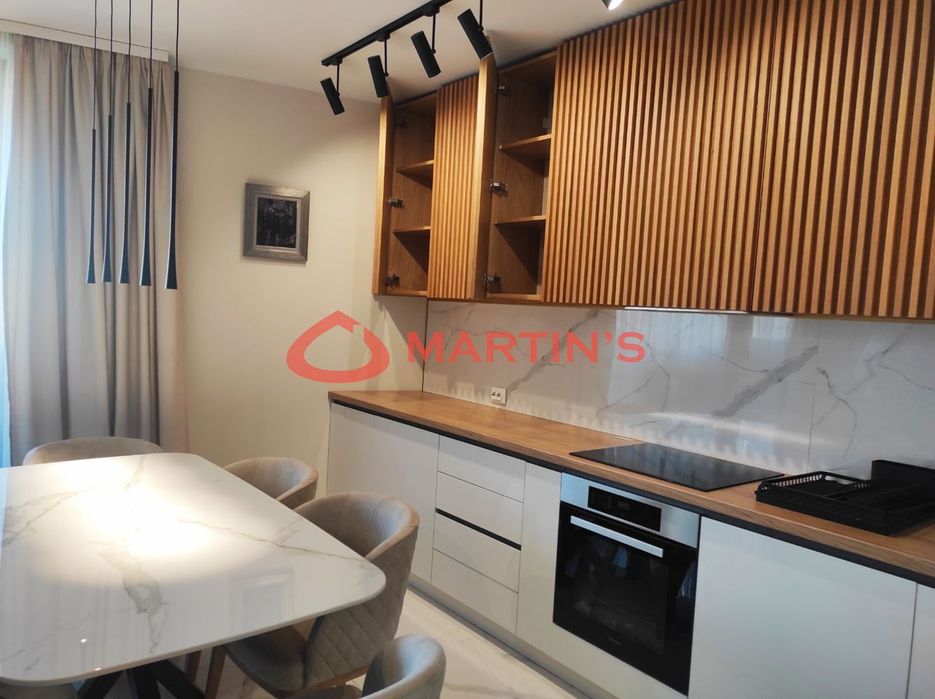 Продава се Тристаен апартамент в София, Витоша - 137 кв.м за 3482 €/кв.м - Снимка #2