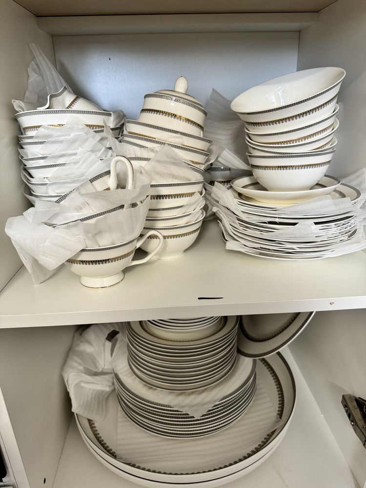 Продам набор посуды 105 предметов