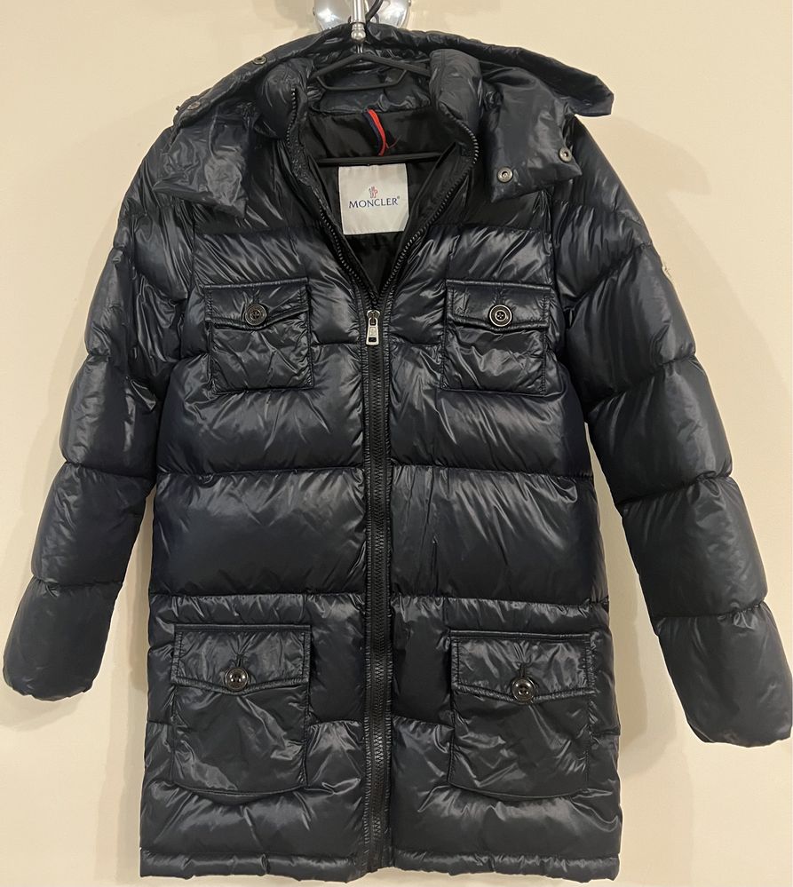 Яке Moncler от гъши пух за момче