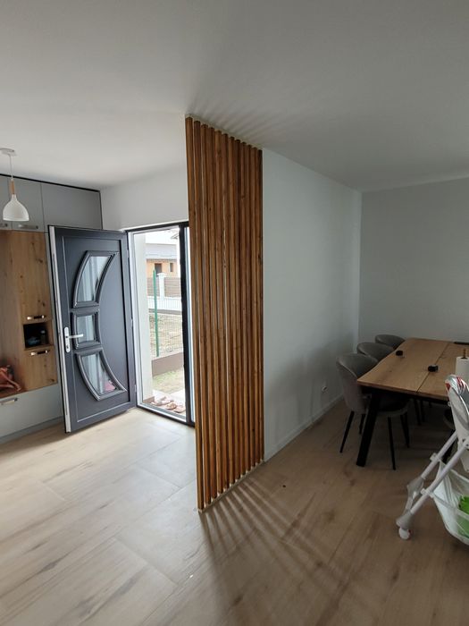 Perete despartitor tip riflaj