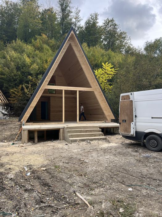 Cabane din lemn uscat si masiv