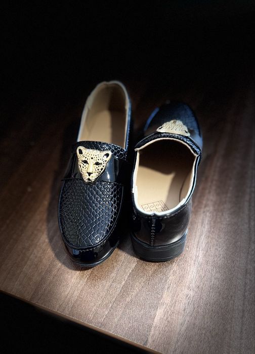 Pantofi eleganti pentru baietei