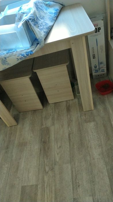 Стол кухонный со 4 стульями