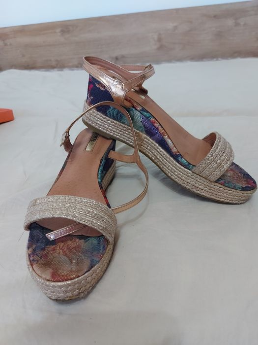 Дамски кецове и обувки