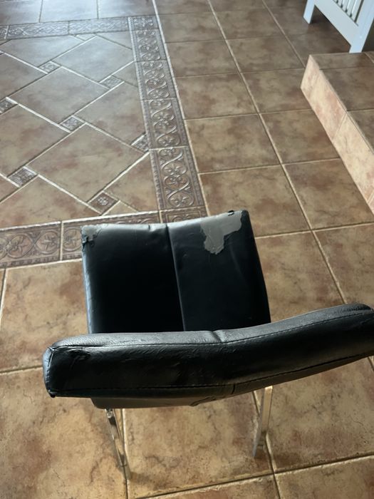 Se vând 8 scaune JYSK utilizate