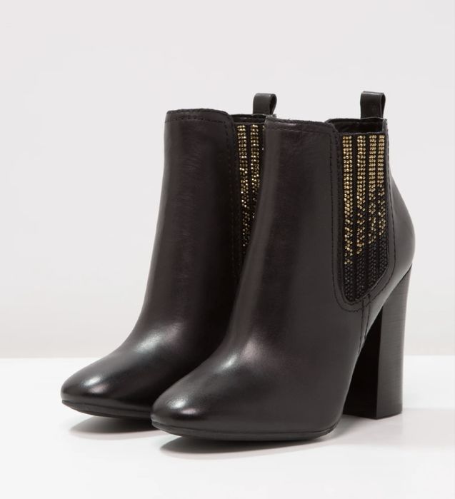 Botine Guess , negre , cu strasuri marimea 36