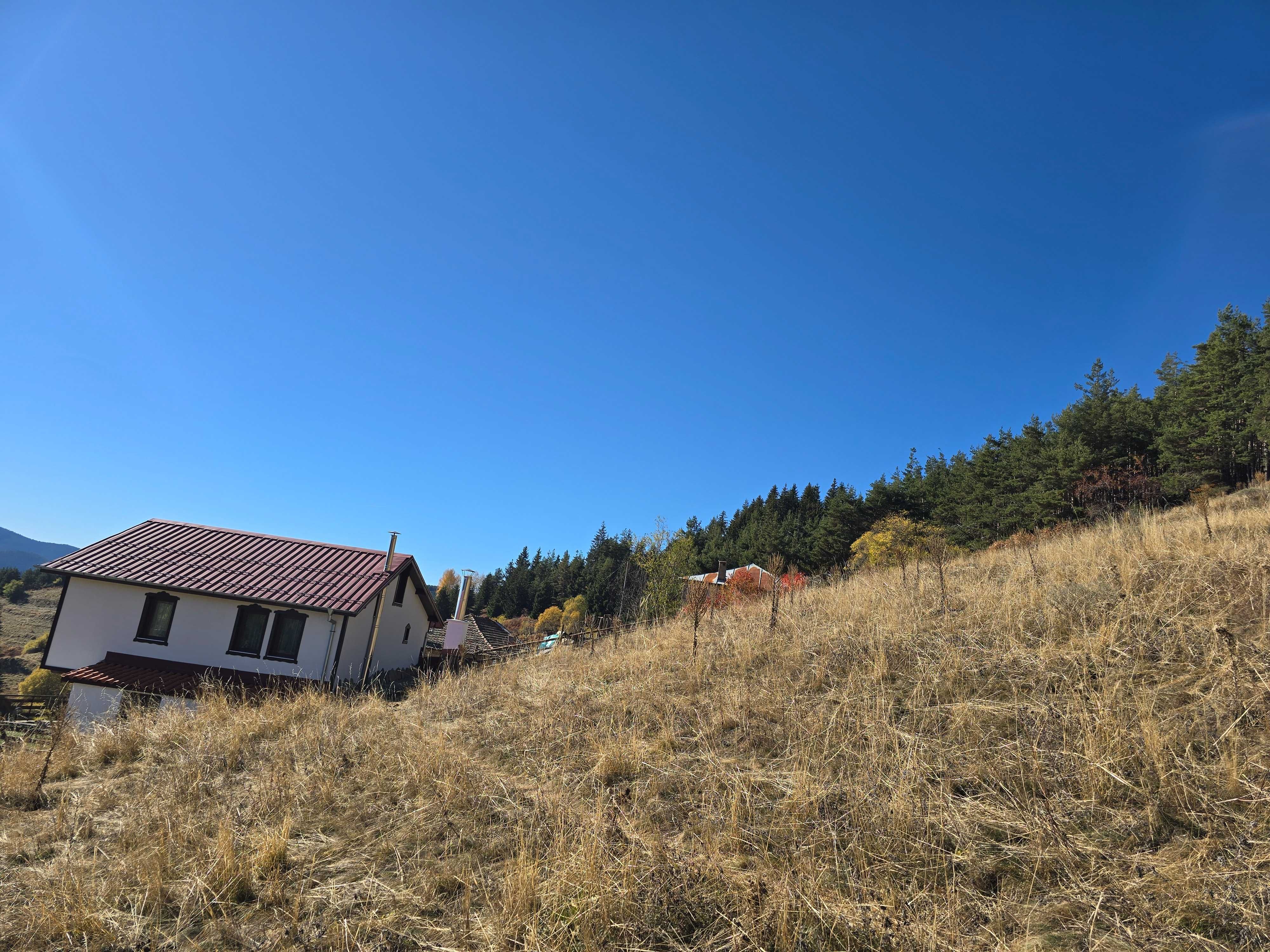 Продавам каменна къща във с.ЗОРНИЦА , на 7км от СкиПиотите !