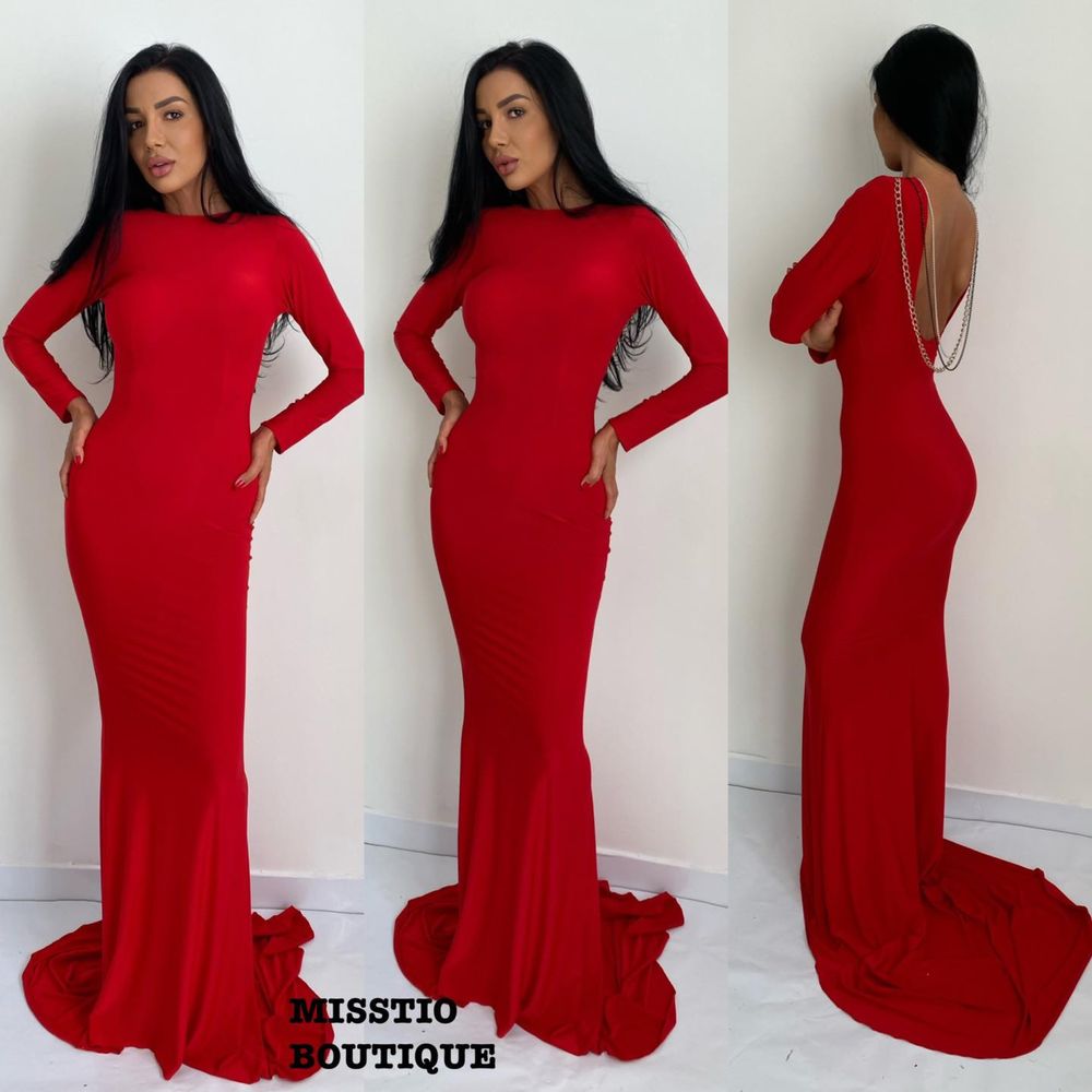 Vand rochie misstio cu lanturi pe spate