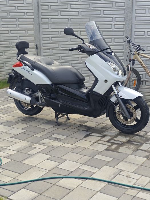 Vând Yamaha X max sau schimb cu motocicleta Yamaha 600cm