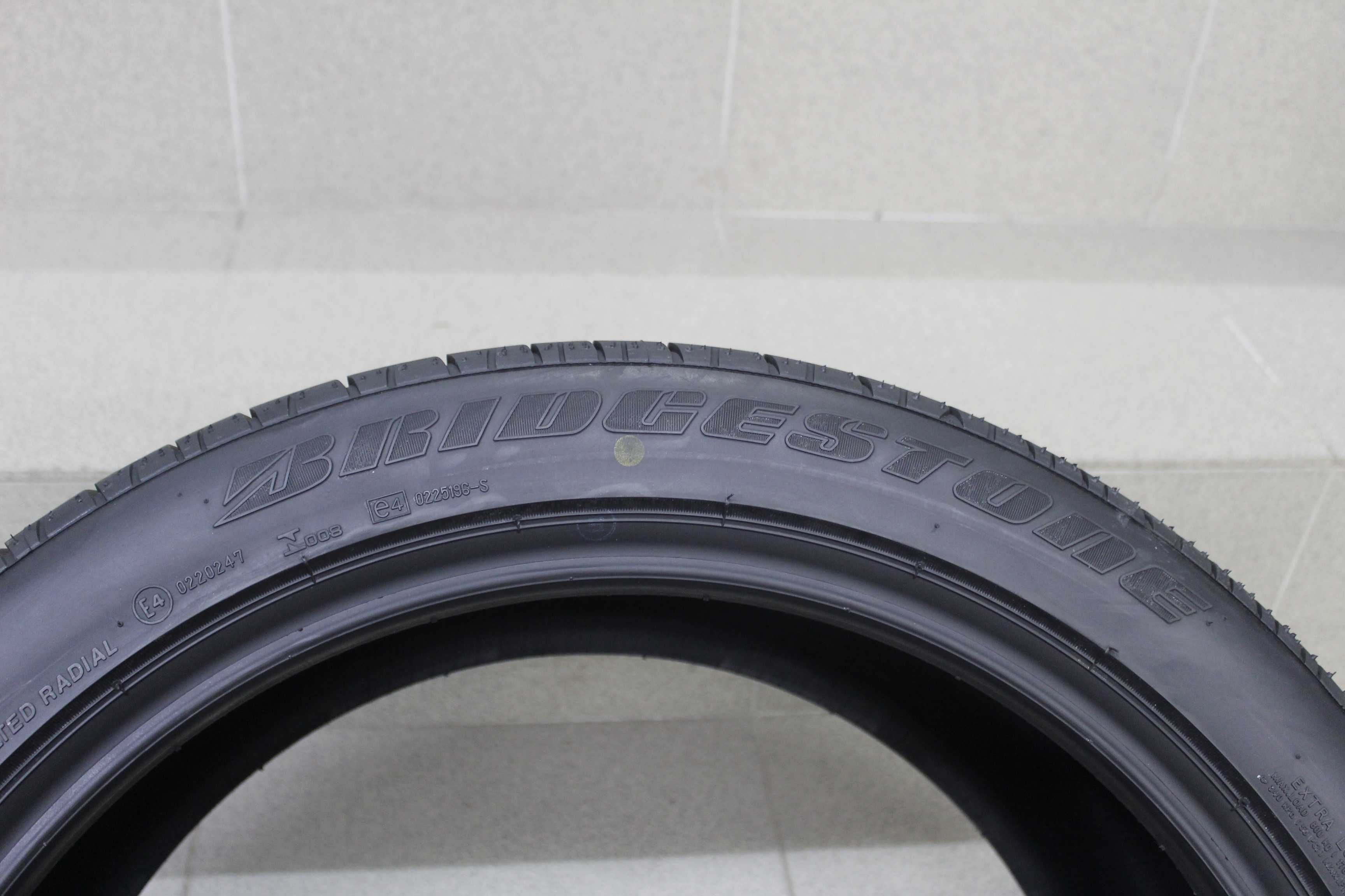 255/40-19 Bridgestone