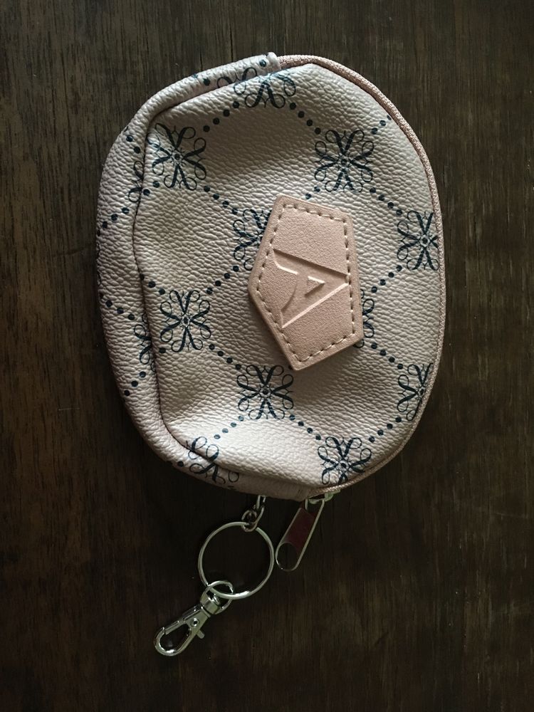portofel pentru monede Precious Pink Avon