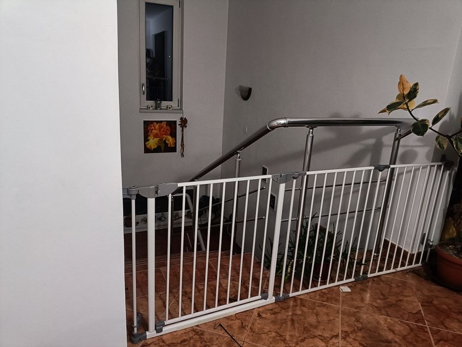 Gard de protecție pentru copii și cu portiță