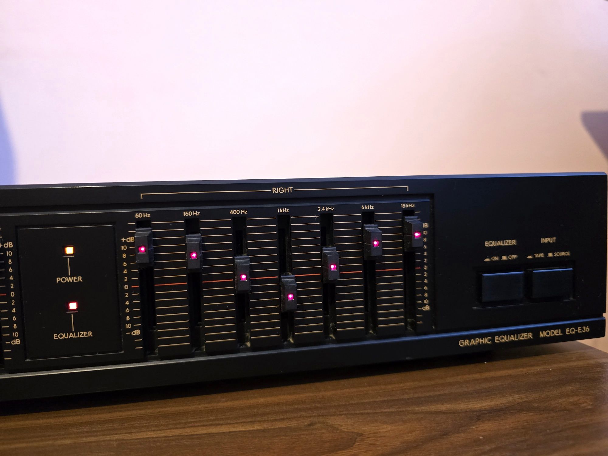 Toshiba EQ-E36. Egalizator superb, 2 × 7 benzi. Japan. Preț fix !