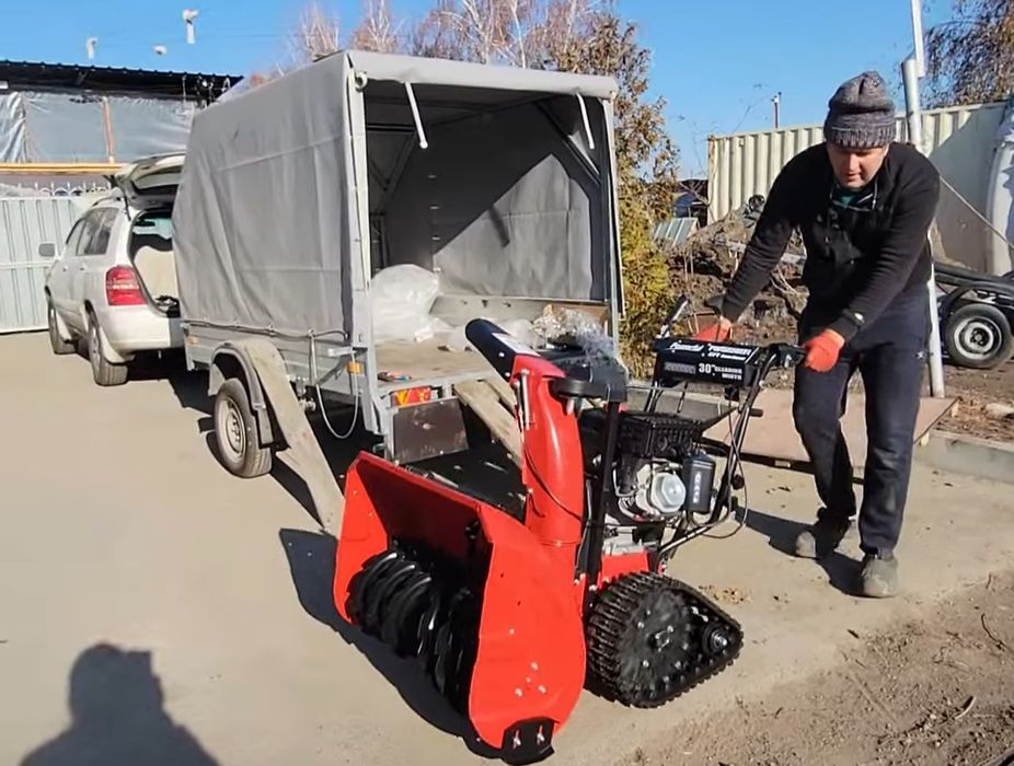 Снегоуборщик гусеничный