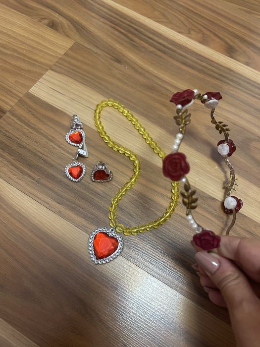 Rochita Belle + accesorii 4/5 ani