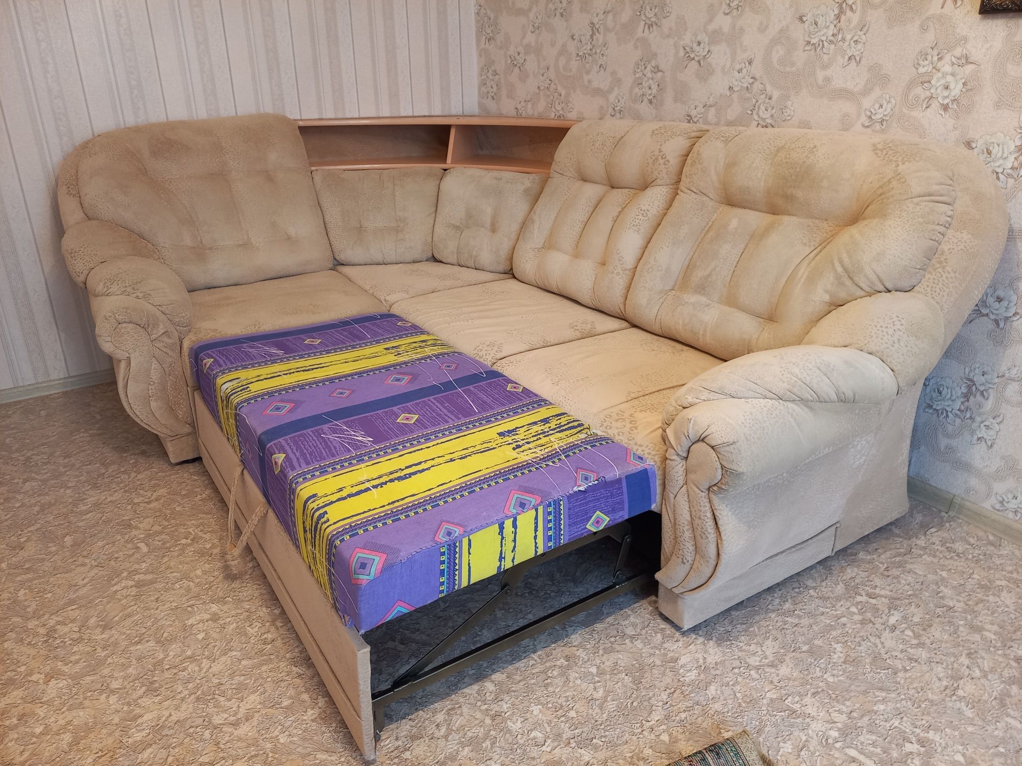 Продам угловой диван в отл сост