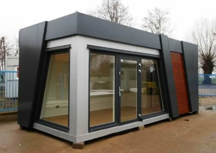 Торговый павильон из контейнера и металлаконструкции