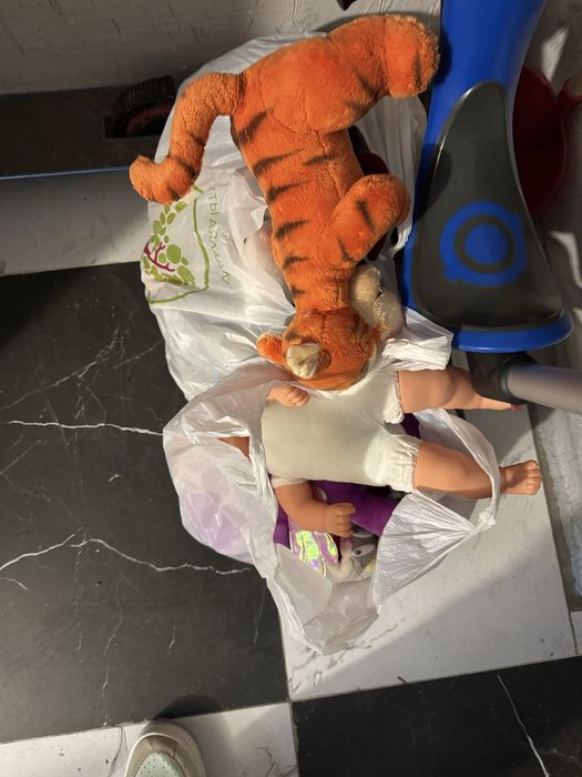 Отдам бесплатно 2 пакета с игрушками