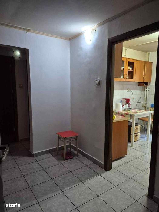 Apartament Rovine decomandat p/4 cu balcon