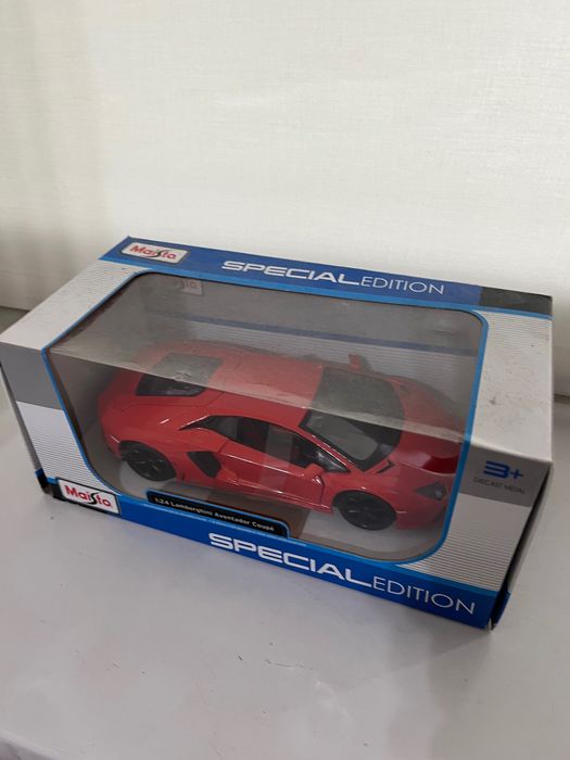 Lamborghini Aventador scara 1:24