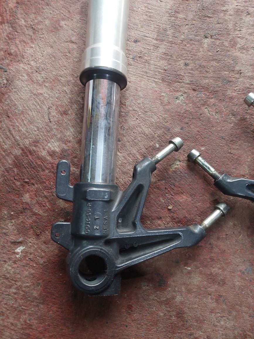 Vand Telescoape Ducati Monster 696    2008