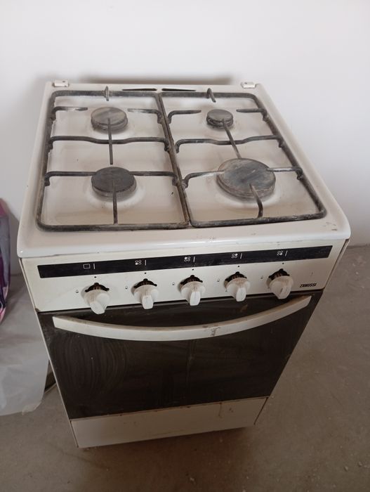 Газ плита продается в рабочем состояний!