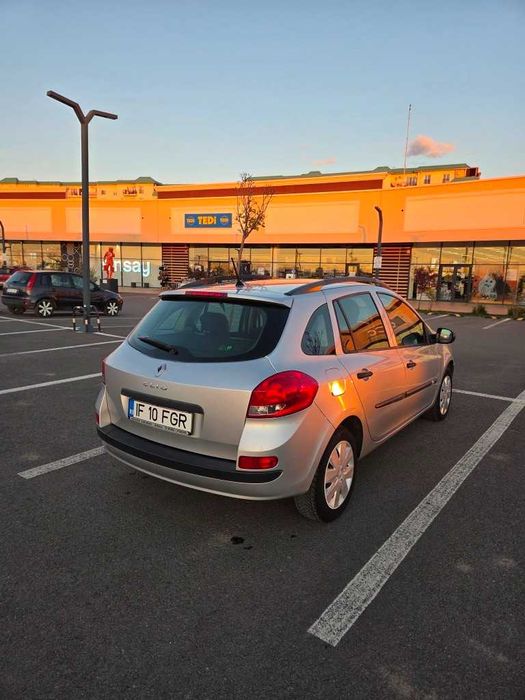 Vând un Renault Clio break 1.5d, model 2010, kilometraj 176.640 km.