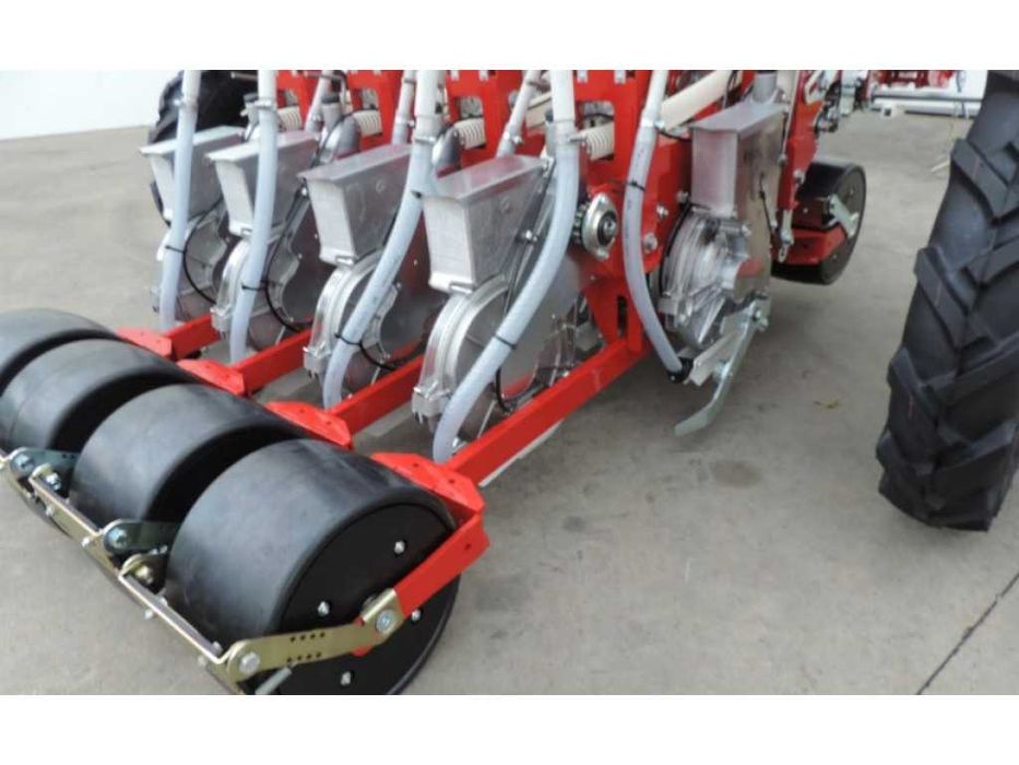 Semănătoare pneumatică de precizie AGRICOLA SNT2-290