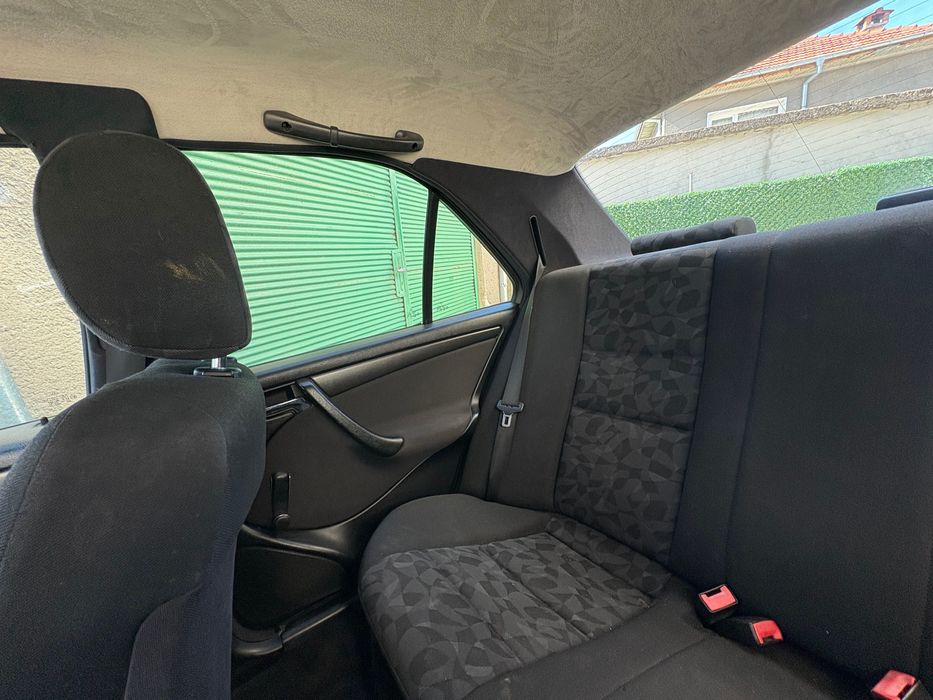 Mercedes-Benz C220