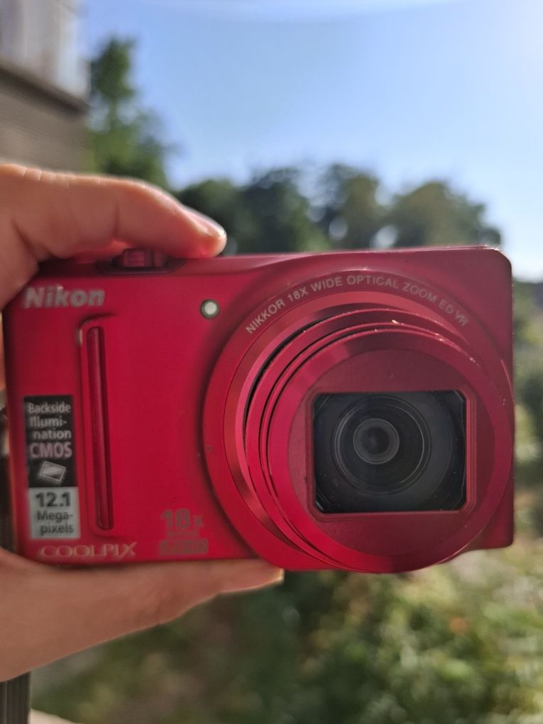 Компактен дигитален фотоапарат NIKON COOLPIX S9100