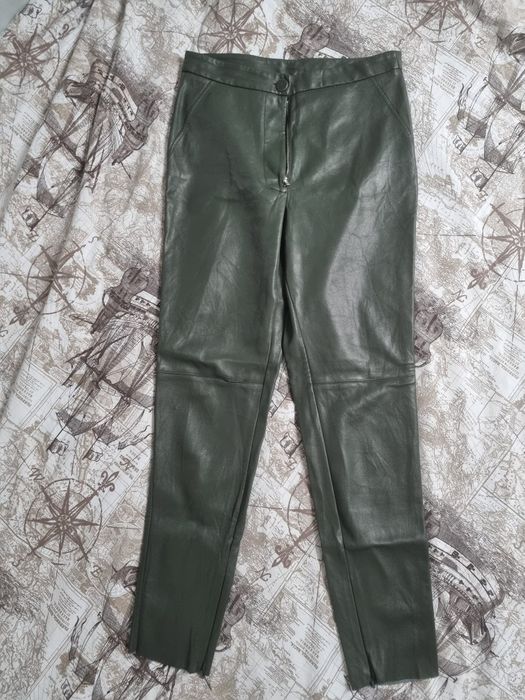 Vand pantaloni imitatie piele