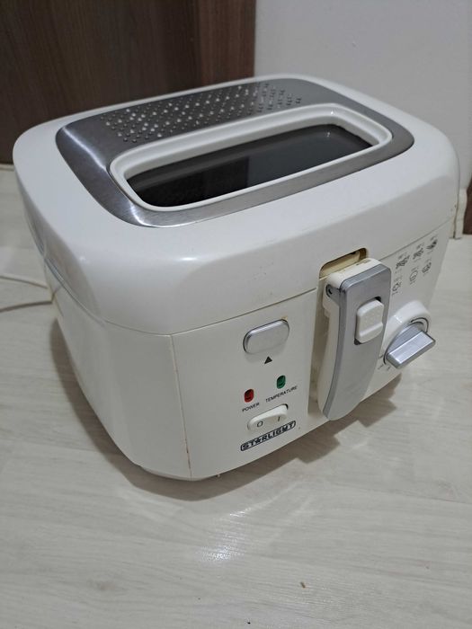 Friteuza ulei 2,5 litri Star Light, foarte putin folosita