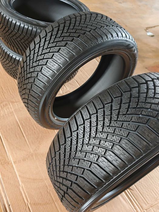 YOKOHAMA 235/45/18 Зимни гуми