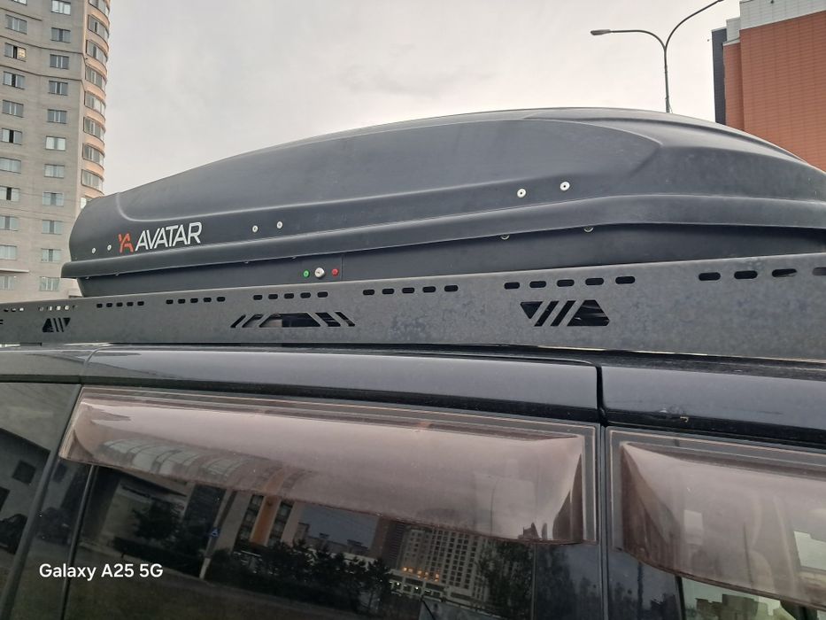 Автобокс двухсторонний Аватар объем 700 литров.