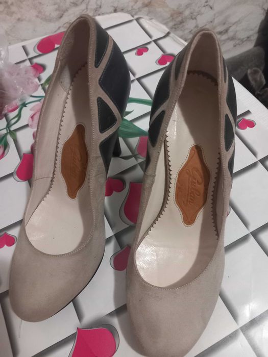 Pantofi cu toc subtire