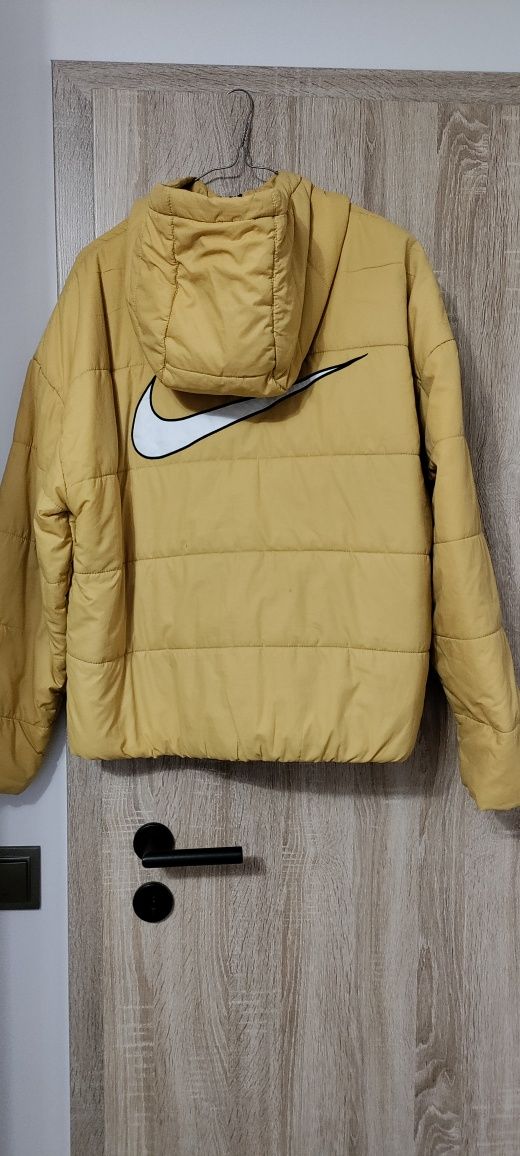 Дамско яке Nike размер М