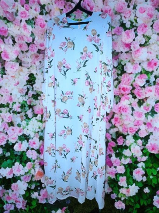 Платье свободное длины макси