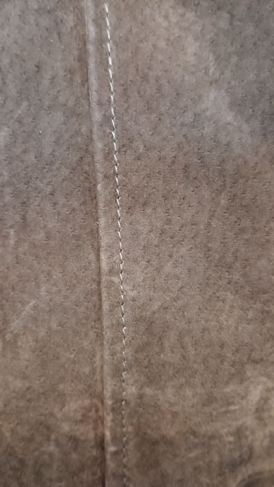 Vand palton nou din piele naturala