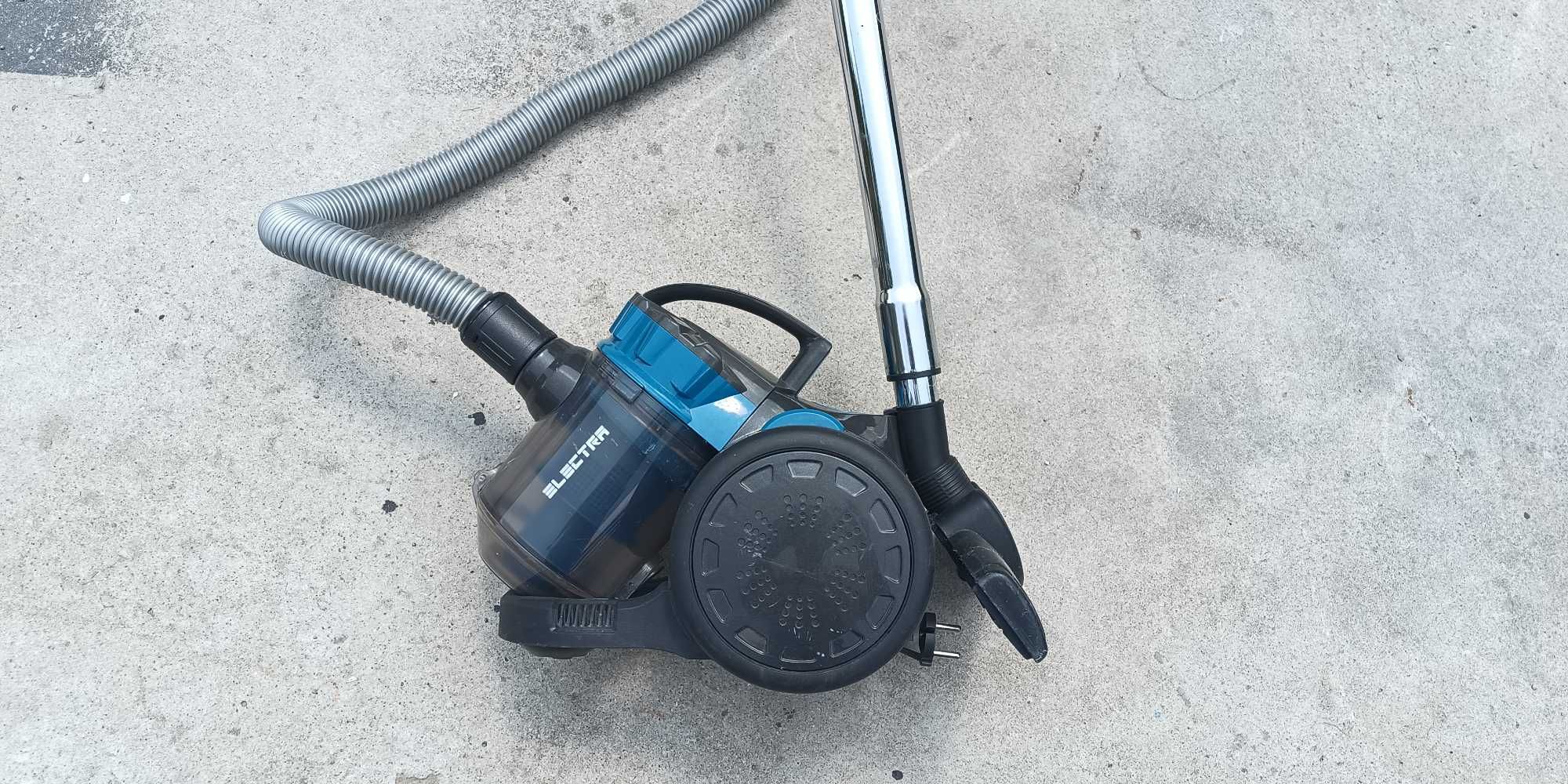 Прахосмукачка , компактна ,без филтър Electra 700W