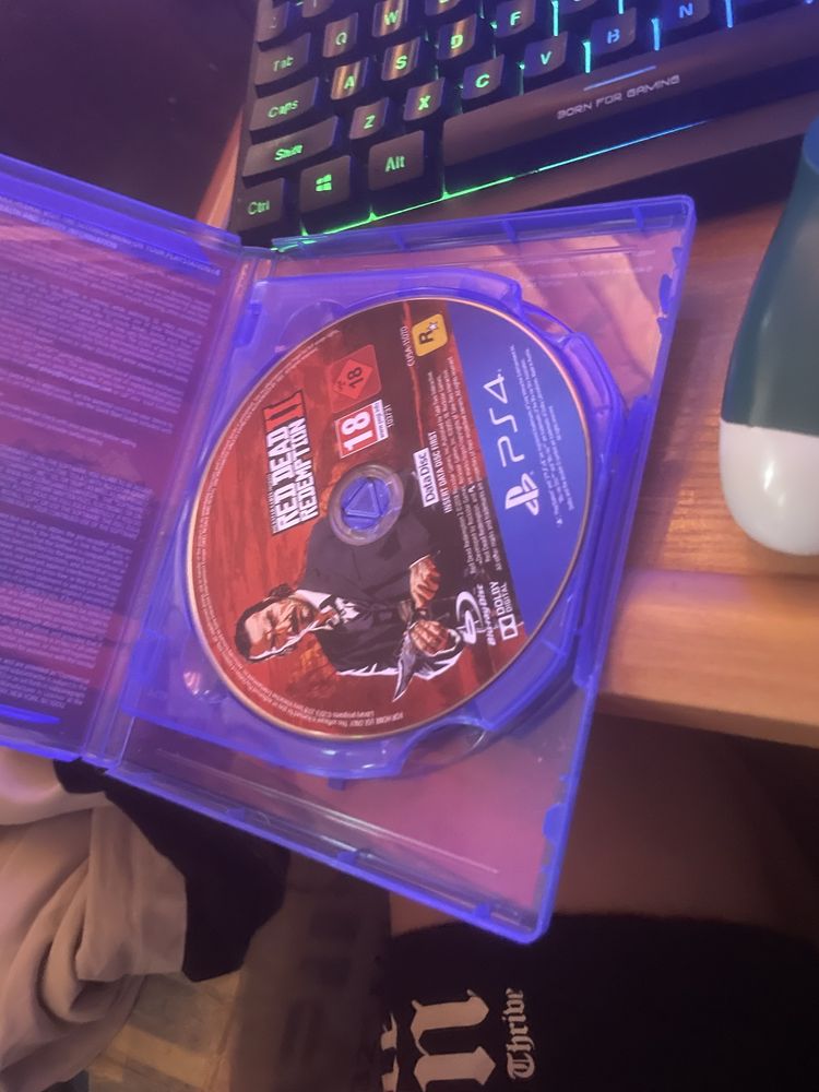 Продавам red ded redemption 2