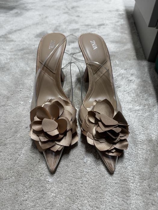 Красиви нови Зара, Zara